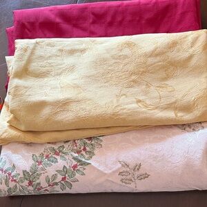 Lot of 3 Floral and Solid Tablecloth Bundle